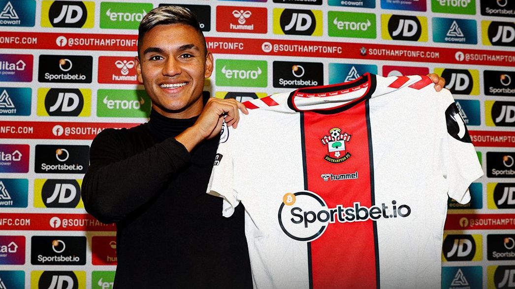 LensArgento's tweet photo. 🚨💣Hay conversaciones entre el Lens y el Southampton por la contratación de Carlos Alcara 🇦🇷

Vía. @SaintsArg https://t.co/4PdLScg65U