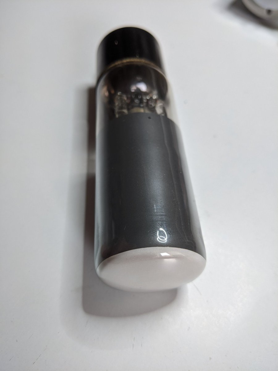 stdlogicvector's tweet image. Activate Hivemind! Can someone identify this tube? There are no markings on the base and the number inside (856A5) gives no results.