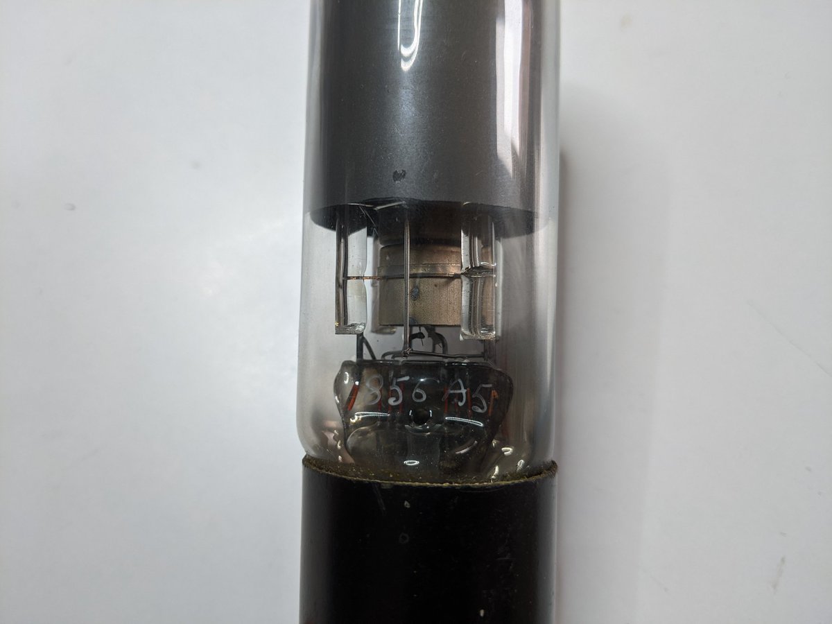 stdlogicvector's tweet image. Activate Hivemind! Can someone identify this tube? There are no markings on the base and the number inside (856A5) gives no results.