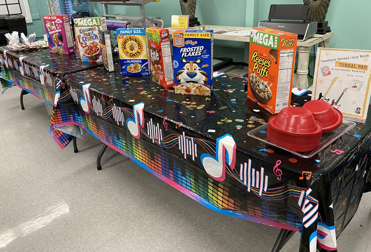 SandersMiddle55's tweet photo. Teachers @SandersMiddle55 “cereal-sly” rock! Our rock star crew is being treated to a cereal bar this morning! #RocknLearn @864Dawkins_ @LCSD55 @loveSCschools https://t.co/6GyyuEjJPI
