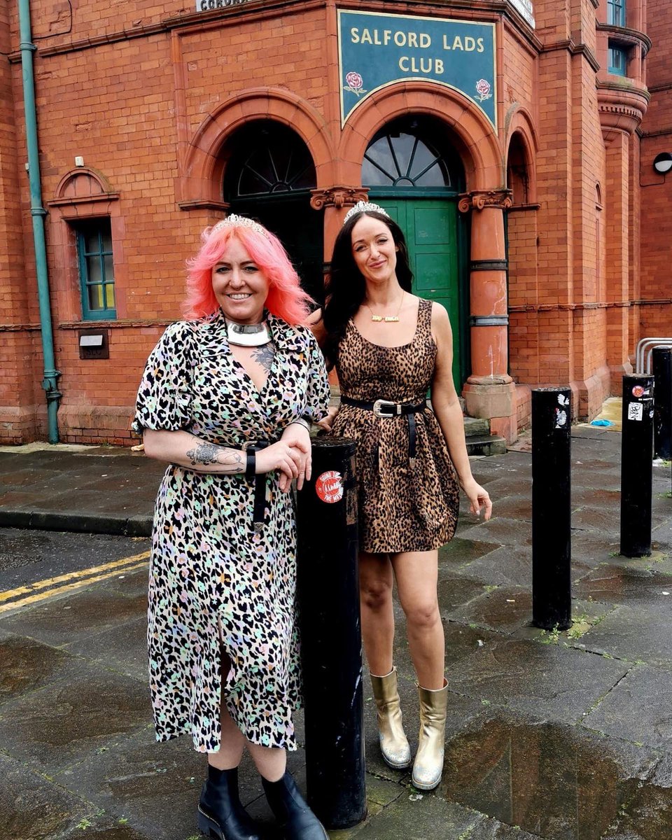 salfordladsclub's tweet photo. A busy bank holiday weekend at the club 💚 on Saturday we welcomed @ADHDAsFemales to our Concert Hall for their “Too Much” tour 🎙️ Dawn &amp; Laura also sported our orange Salford Lads Club sign shirt! We loved welcoming them &amp; the community they’ve brought together! 🐆✨🩷 https://t.co/h4evoYFzkn