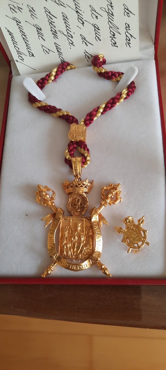 MartaCarrasco4's tweet photo. Muchas felicidades a @pacorob44267408 @KikoVeneno @PazVegaOficial @RemeMalvarez Chari, Gualberto, Miguel Rosa, Rocío Plaza Orellana, José de la Tomasa, @laurahojman  Pilar Albarracín, José Elías @Pepelias17_  @CICUS_ @CienciasRugby .... Medallas de la Ciudad. Merecidísimas https://t.co/AyjSvmhwSq