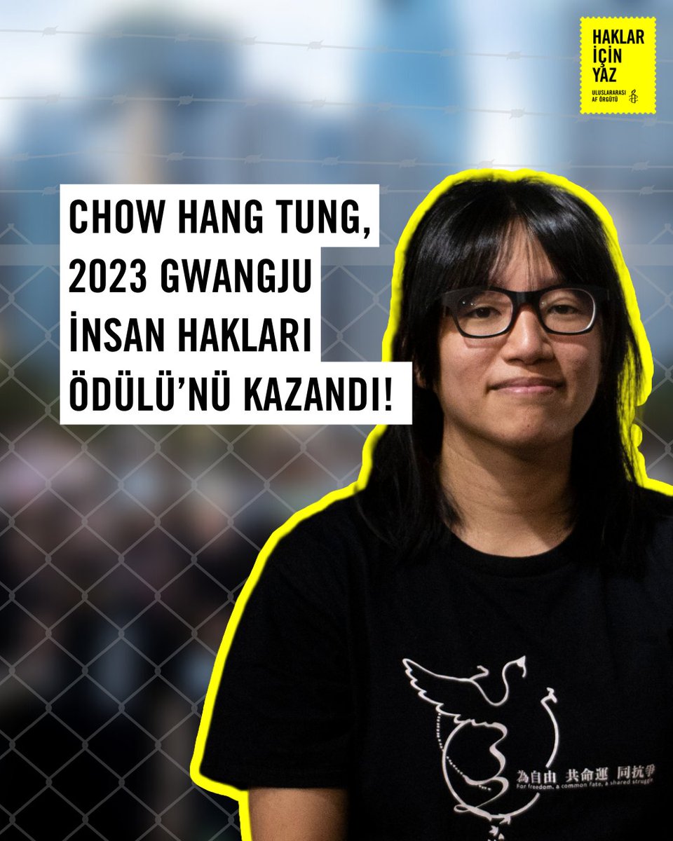 #HaklarİçinYaz’da serbest bırakılması için harekete geçtiğimiz Hong Kong’lu insan hakları savunucusu Chow Hang Tung, Gwangju İnsan Hakları Ödülü’nü kazandı.

Chow, Tiananmen Baskını’nda öldürülenleri barışçıl bir şekilde anmak istediği için 22 ay hapis cezası almıştı.