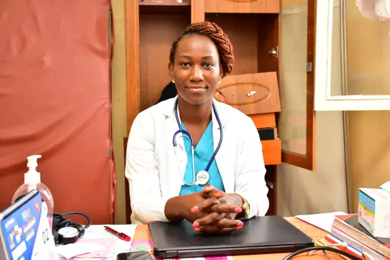 CeshCentre's tweet photo. Meet #MISH alumna @FurahaRebeccaa a GP specialising in maternity care from DRC.
"If we’re to succeed in the fight against unwanted pregnancies, we all need to help each other and work across different sectors to make an impact." @SweInstitute https://t.co/VtYoVmVhfb https://t.co/LJSF2RWIbs