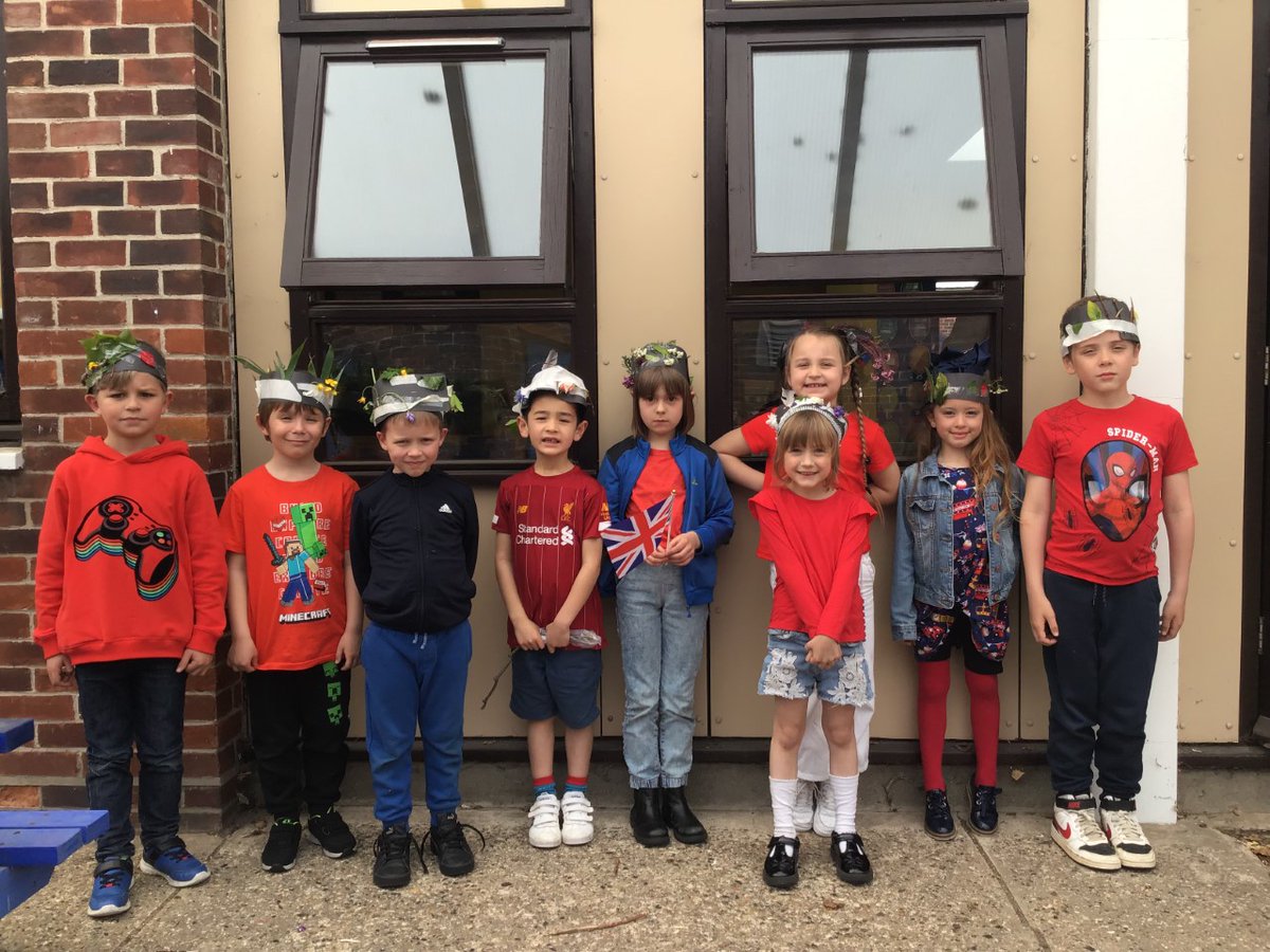 AcademyRaleigh's tweet photo. #CoronationDay celebrations! Wild crowns and wearing red, white and blue. #Coronation https://t.co/L6s6c6Rqyc
