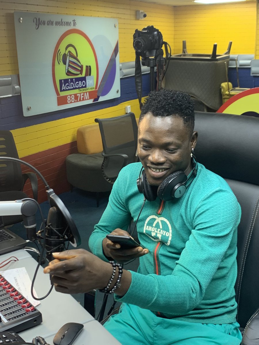 Did you know❓
'Aroleayo' used to be my tag before I got the moniker 'Mr LEGBEGBE' from the mouth of the Living Juju Legend, The King of World Beat  (King Sunny Ade)

🗣️ I'm vulnerable to any question in my comment section
#Mr_Legbegbe
#Aroleayo 
@Agidigbo887FM
@primusmediacity