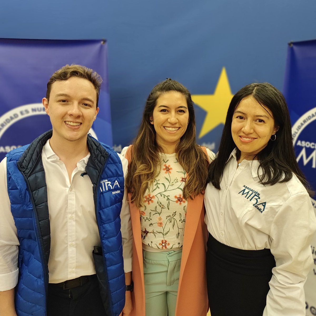 MIRAENESPANA's tweet photo. ✅ En la sede de la Comisión Europea en Madrid tuvimos un diálogo con los ciudadanos, evento del proyecto #MakeYourVote 

Muy pronto les compartiremos más información de este día en nuestras redes 📲

Agradecemos a los jóvenes que asistieron de otras ciudades a esta convocatoria https://t.co/8AZTAEWKQk