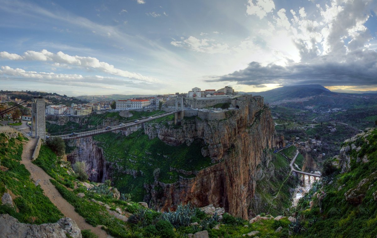 ViewsArabic's tweet photo. Algeria 🇩🇿🇩🇿🇩🇿
Constantine https://t.co/dY4KdvQoaJ