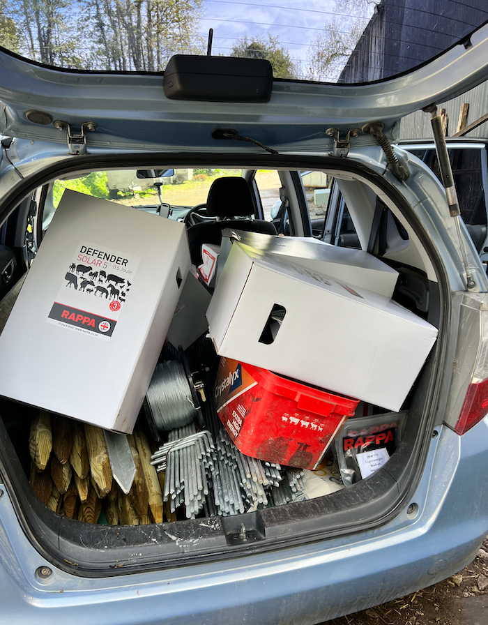 CurlewSLakes's tweet photo. *Phil your boots* 😂👢
Huge thanks to friends in Bowland as Phil lends us a boot-load of spare fencing equipment 🙌🛠️ #Generousfriends #Bigthanks #FiPLThanks
#poorpunMonday https://t.co/oG7dXea5mY