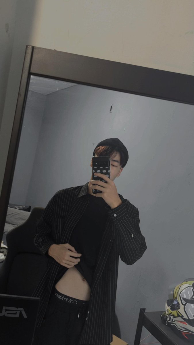 Cookie_beg's tweet photo. 有人說我穿太少會著涼
那來個穿多點 https://t.co/ZGLRDJWNXu
