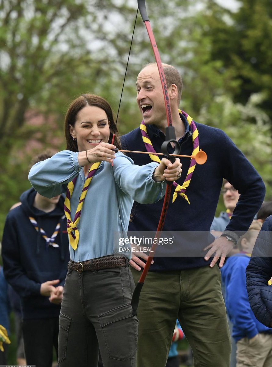 Love how relaxed and happy William and Catherine are today- those smiles don’t lie!😍 #BigHelpOut