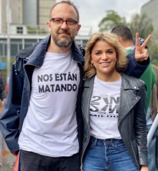 richizuluaga's tweet photo. ¿Por qué estarán tan perdidos? 

#NosEstanMatando https://t.co/WE1rtE14yO