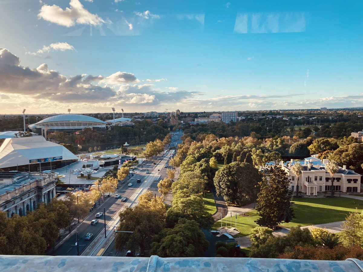 booksandwine76's tweet photo. The view’s too good to jump @2kwBar https://t.co/ZaSqcPTSjW