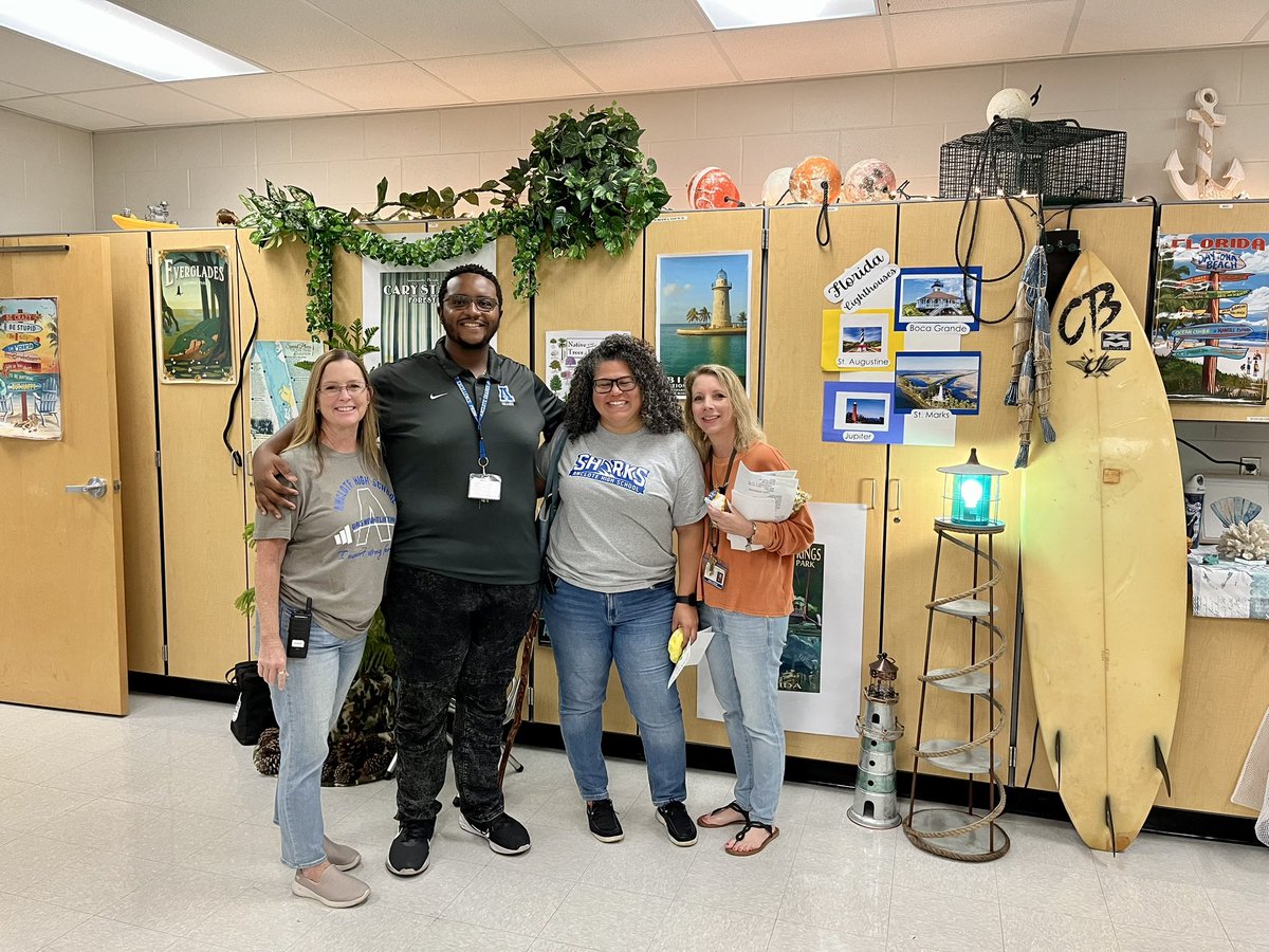 SuzanneStacey1's tweet photo. Happy teacher appreciation week! Todays breakfast was brought to you by Sunray McDonald’s. Lunch will be courtesy of National Science Honor Society and Interact. 💙 @AncloteSharks https://t.co/fDe5JqXHTj