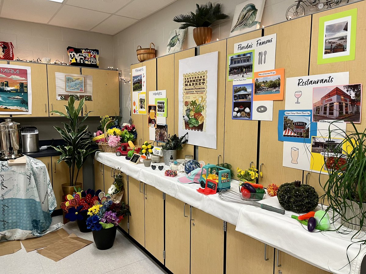 SuzanneStacey1's tweet photo. Happy teacher appreciation week! Todays breakfast was brought to you by Sunray McDonald’s. Lunch will be courtesy of National Science Honor Society and Interact. 💙 @AncloteSharks https://t.co/fDe5JqXHTj