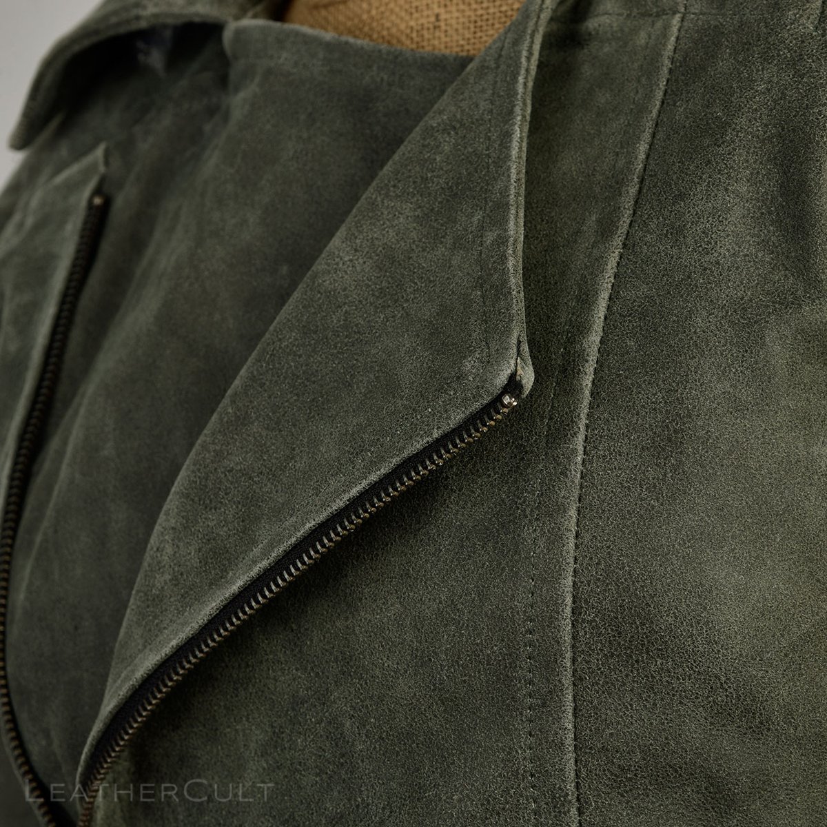 leathercult's tweet image. Establish a voguish twist in your attire with our chic Leather Jacket #228 that will boost your casual wear instantly.

Shop for this look here: bit.ly/3B50FZ2

#leathercult #leathercultdairies #customerorder #leatherjacket #womenswear #womensleatherjacket