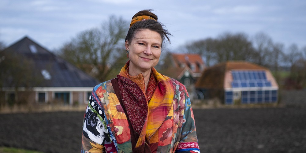 De afnemende biodiversiteit is een grote bedreiging voor de planeet. In #WoordvoerdersvandeToekomst vertelt Marjan Minnesma hoe er door een ander dieet en landbouw met natuurvriendelijke methoden weer ruimte ontstaat voor een divers soortenrijkdom: transitiecoalitievoedsel.nl/marjan-minnesm…