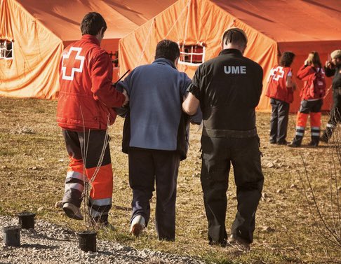 UMEgob's tweet photo. Gracias #DesdeElCorazón ♥️ por vuestra incansable labor en las emergencias🚨 

#DíaMundialCruzRoja https://t.co/DGl2StZXgP