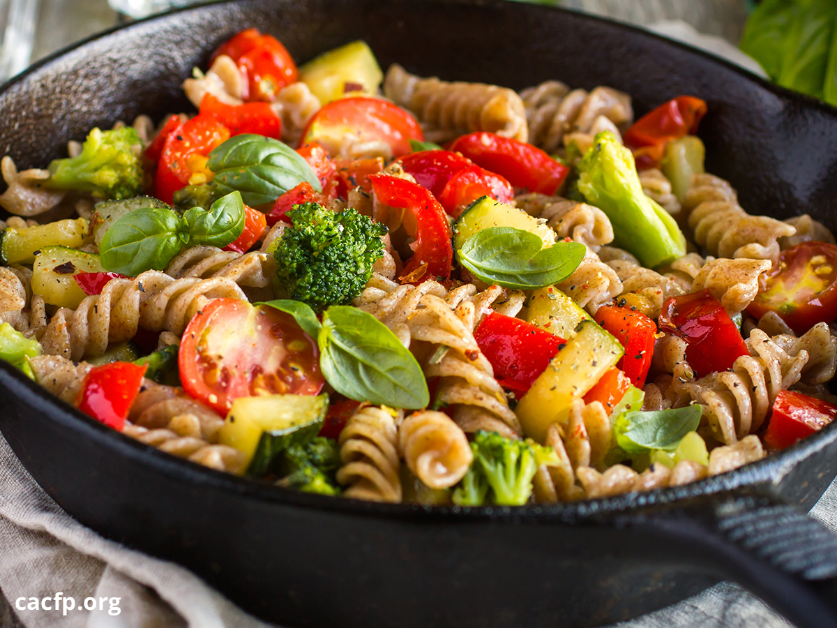 NationalCACFP's tweet photo. Snack Attack!
Try out these #CACFPCreditable snack combinations when you plan your next grocery trip:
Shredded chicken and tortilla
WGR pasta and vegetables
Red pepper sticks and grapes
Edamame and Melba toast
Mixed greens and grapefruit https://t.co/C7DsnG7P4N