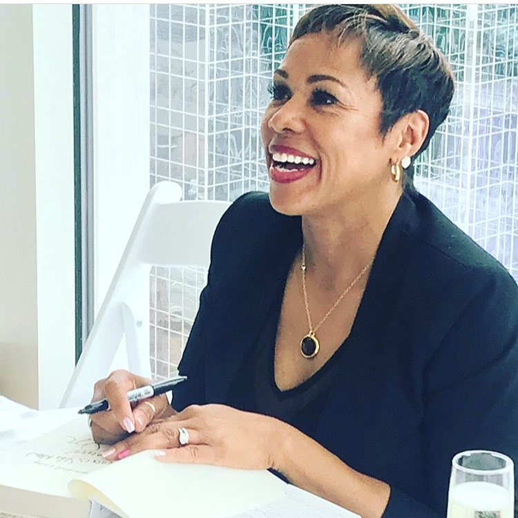 SheriRiley's tweet photo. The Joy that shines through when God’s Promises continue to manifest. Thank You, Lord for Your faithfulness. I’m humbled that Your Words spoken through me continue to transform hearts, minds, and lives. #peaceisthenewsuccess #ExponentialLiving #ManifestMonday https://t.co/gGJ3pL59zT