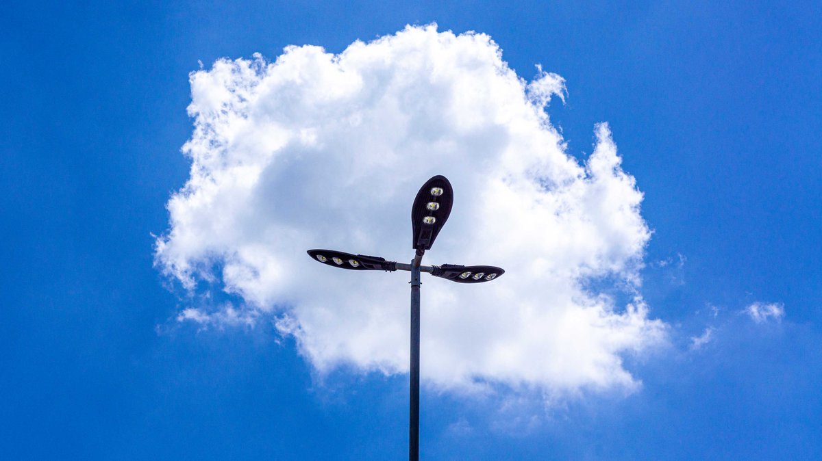 pedroluizdc's tweet photo. ✨The tones of OUR WORLD✨
🤍“A cloud support”🟦
The sky is supported by the ground
0,1 #ETH / 1/1 eds
#NFTCreator #NFTPhotography #NFTsales #NFTCommunity #SouAwaker
https://t.co/d33eRIgnb5 https://t.co/uhBlDbpvMk