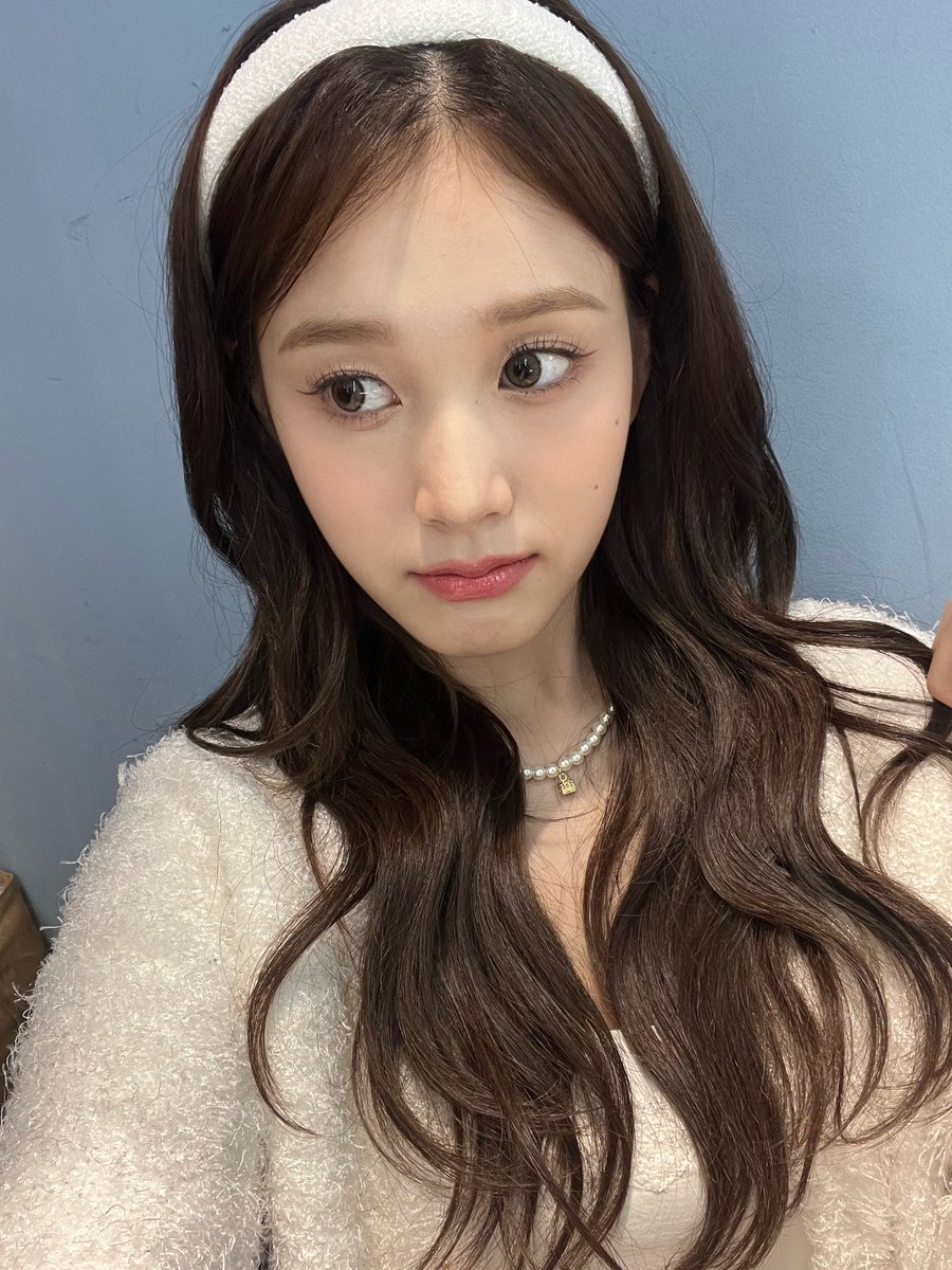 STAYCJJJJ's tweet photo. Monday fairy is here 🧚‍♀️🧚‍♀️🧚‍♀️ https://t.co/h6qnBBtaux