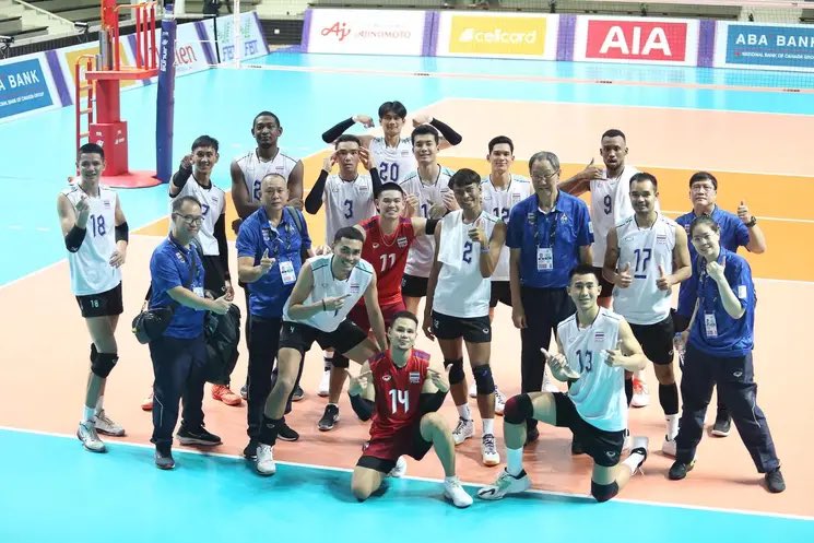 jrkenbev's tweet photo. ทีมหญิงกว่าจะก้าวมาสู่ระดับโลกในทุกวันนี้ได้ ผ่านอะไรมาเยอะมาก ไม่เคยหยุดเชื่อหรือยอมแพ้ ถึงจะเป็นรองแต่ก็ล้มยักษ์ใหญ่ได้หลายทีม เป็นที่ยอมรับของแฟนๆทั่วมุมโลก ทีมหญิงทำได้ทีมชายก็ต้องทำได้เช่นกัน อย่าหยุดเชื่อ อย่าหยุดพัฒนา สักวันจะก้าวไปเล่นในระดับโลกได้แน่นอน💪🏼 #วอลเลย์บอลชาย https://t.co/2uYsf3IcoY