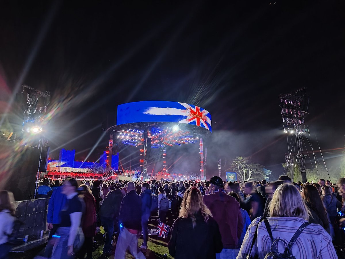 trichards57's tweet photo. An amazing evening yesterday at the #CoronationConcert, and this time not needing to work it! https://t.co/RB09jGQ2gh