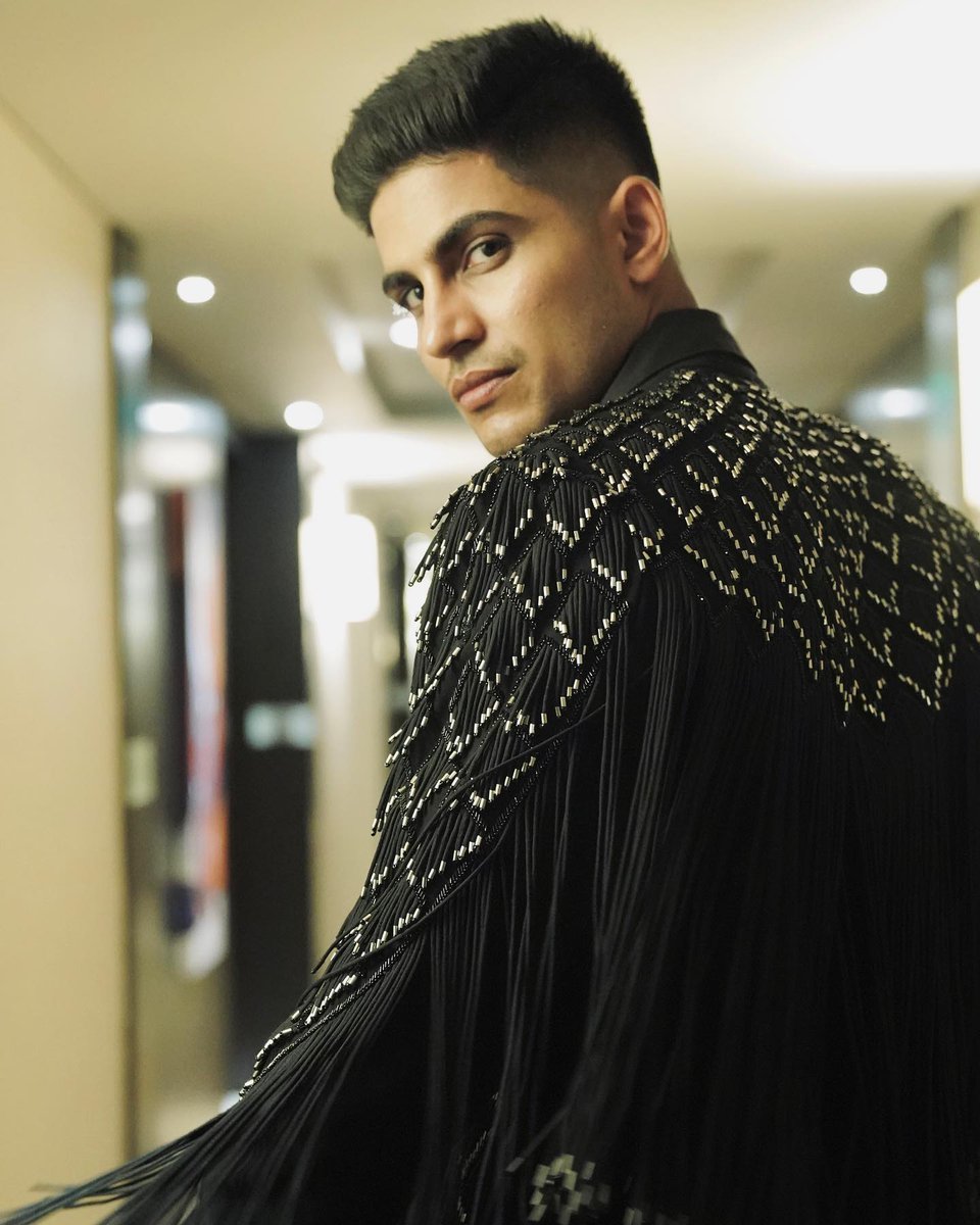 ShubmanGill's tweet photo. Venom 🖤❄️
Outfit: Rohit Gandhi &amp; Rahul Khanna 
Styling: Harmann Kaur https://t.co/Zpdm7kICMN