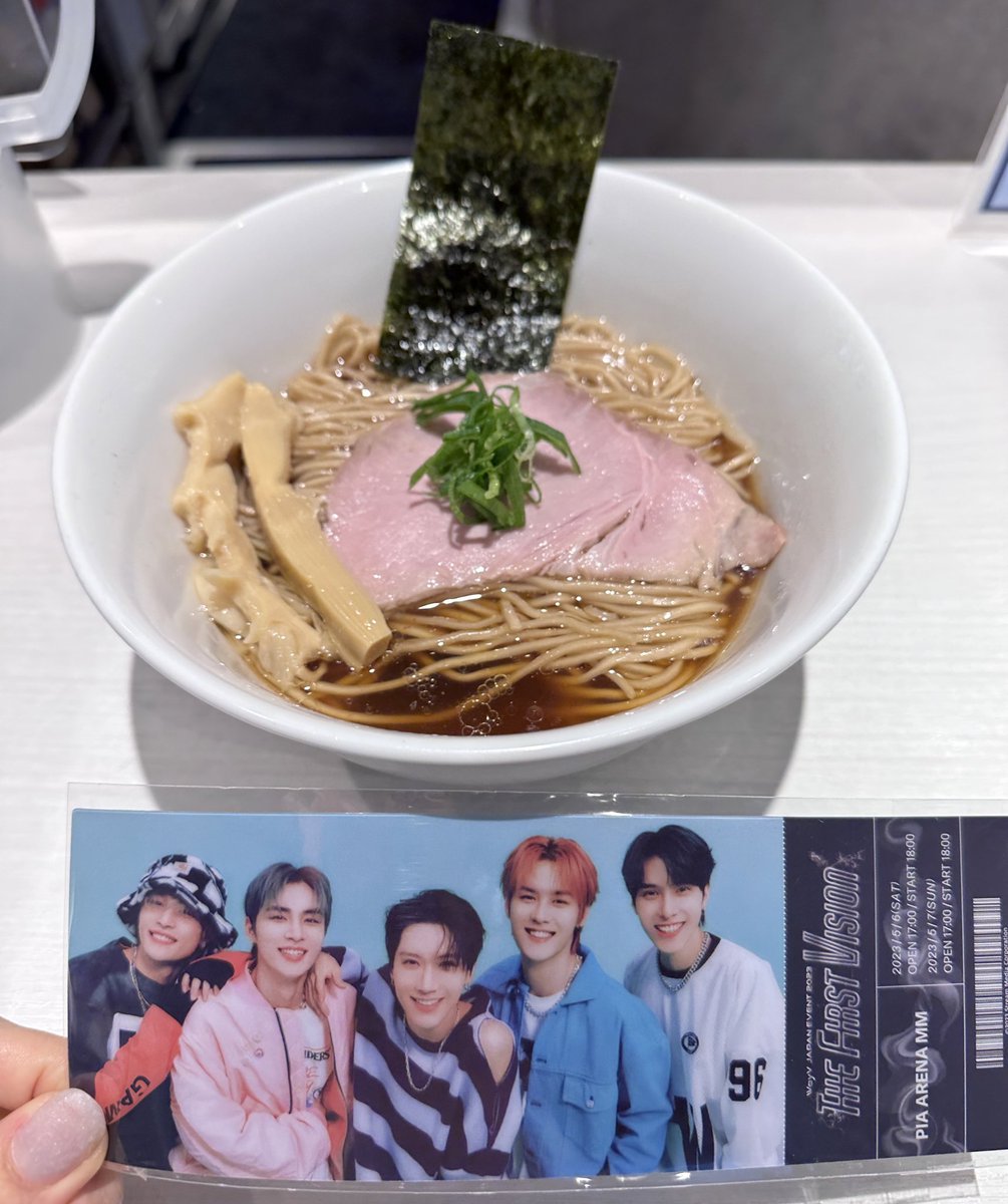 cloud7yun's tweet photo. ラーメン🍜美味しかったです
聖地を作ってくれてありがとう
#WayV #威神V #KUN #钱锟 #クン #WINWIN #昀昀 #TEN #テン #李永钦 #HENDERY #黄冠亨 #ヘンドリー #XIAOJUN #肖德俊 #シャオジュン #YANGYANG #刘扬扬 #ヤンヤン @WayV_official #WayV_TheFirstVision_in_JAPAN #WayV_TheFirstVision https://t.co/LaFAWTzUlF