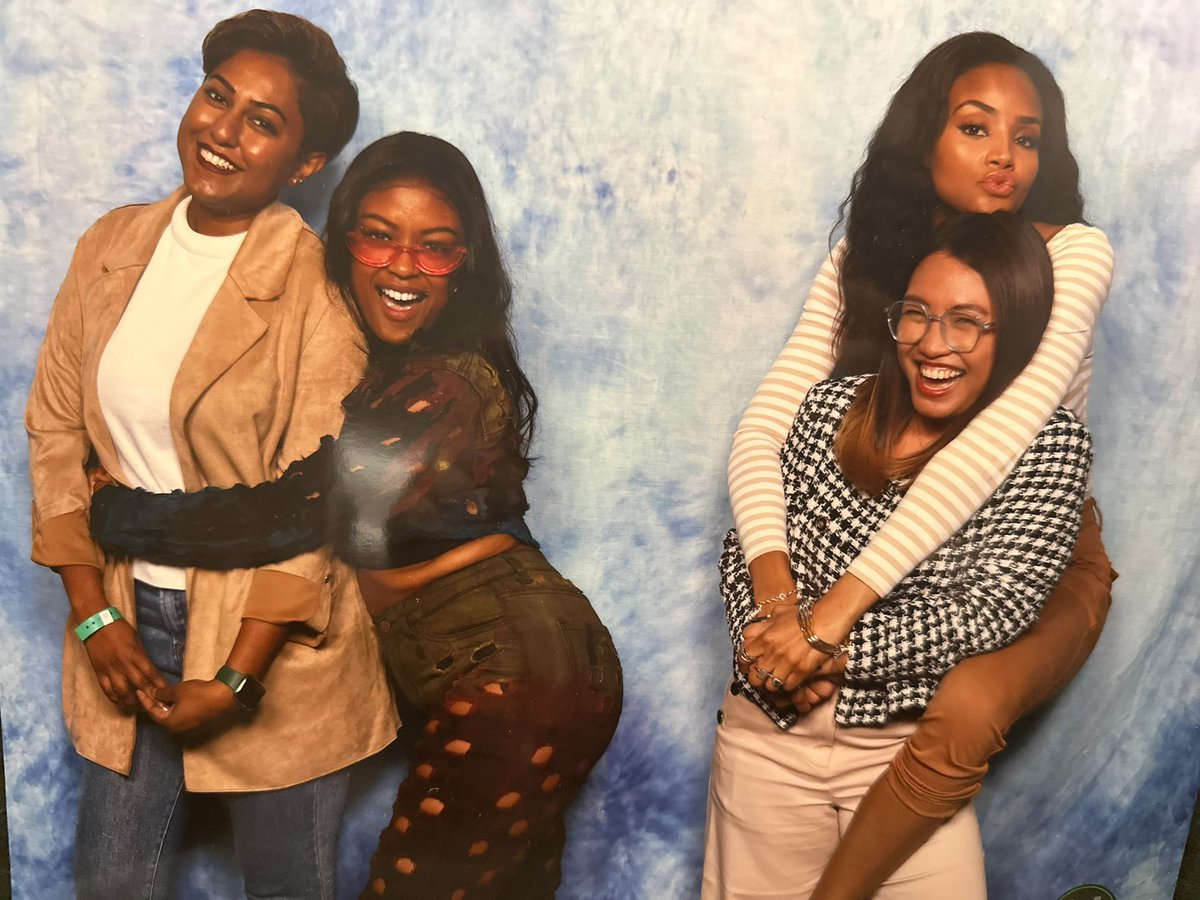 heyiamsherline's tweet photo. Just fuckin great weekend. 🥹 @starfuryevents
I already miss them. 😭 @meagantandy @JaviciaLeslie @NicoleKang @Brecbassinger #ConorLeslie #MegDelacy https://t.co/BF2ahfwIUo