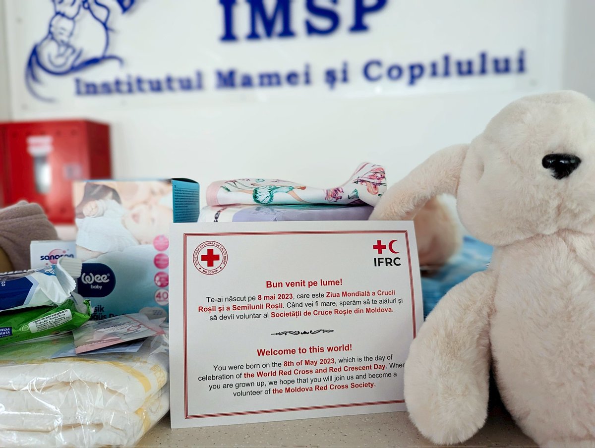 erikugarte's tweet image. On this special #WorldRedCrossAndRedCrescentDay the Moldova Red Cross and @IFRC welcomed the newborns in Moldova with an invitation to become volunteers in the future ~ we are doing a tour through maternity homes &amp;amp; giving baby and maternity kits to each of them! #PowerOfHumanity
