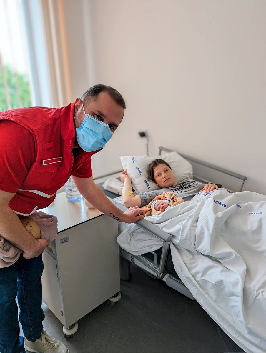 erikugarte's tweet image. On this special #WorldRedCrossAndRedCrescentDay the Moldova Red Cross and @IFRC welcomed the newborns in Moldova with an invitation to become volunteers in the future ~ we are doing a tour through maternity homes &amp;amp; giving baby and maternity kits to each of them! #PowerOfHumanity