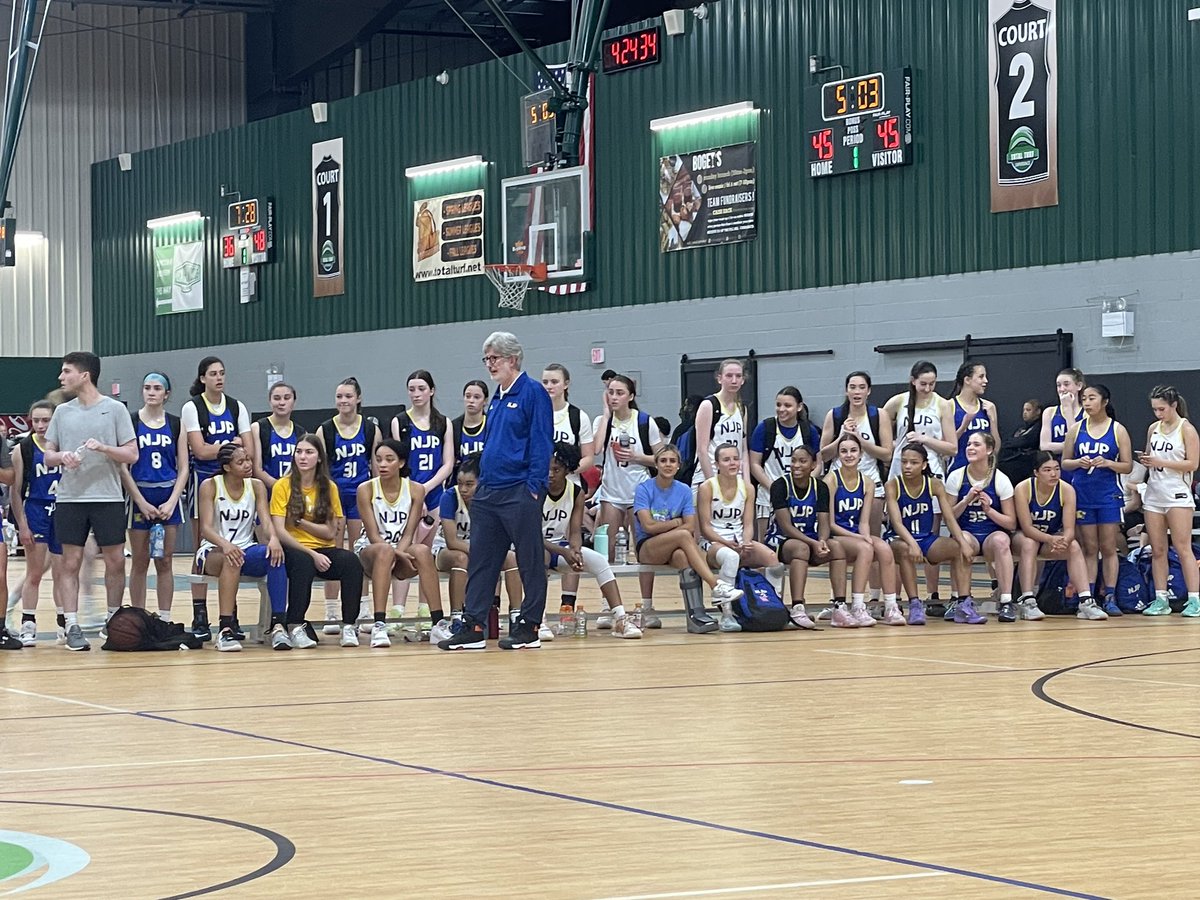 amyecastela's tweet photo. @nj_panthers I was telling my daughter this morning how much fun it was watching them play this weekend.  I said you have the dream team everyone wants.  Everything @EJayArrow said they have.  I mean, just look at this bench. https://t.co/IkvuiVINpn