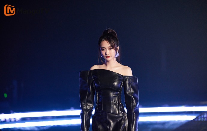 hunantvchina's tweet photo. #RidetheWind2023 EP01 highlights!

#KikiChen expressed her strong heart in the song!

Every Friday and Saturday at 12:00 on #MangoTV!
APP👉https://t.co/XN7U42bqpv
Web👉https://t.co/3ZlcEth9h6

#乘风2023 #陈冰 https://t.co/azjVqEu2Y6