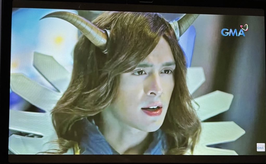 Unang-unang scene pa lang, sakop na ni Prince Zardoz ang attention ng madla. Go go go,  Zardoz! <a href="/mart_drosario/">Martin Del Rosario</a> #VoltesVLegacy #VoltesVLegacyTVPremiere