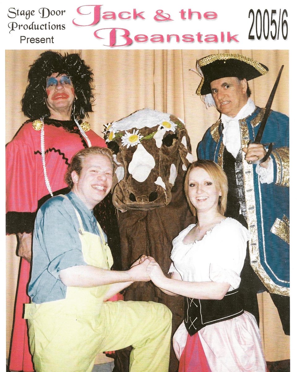 danielmatthews8's tweet photo. Touring Pantomimes!

Stage Door Productions.

Jack & The Beanstalk (2005/06)

Mother Goose (2006/07)

#mrdanielmatthews #lookback #theatre #theatreshows #livetheatre #touringtheatre #pantomime #jackandthebeanstalk #mothergoose #promo #promopics #castphotos #casttogether #danielmatthews #suziebanks #johnnycaesar #seanglenn #stagedoorproductions #touringshow #touringpantomime 🎭
