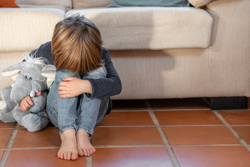 Clarayagu's tweet photo. Los niños que han sufrido un trauma tienen estos siete comportamientos https://t.co/SrqU4A9jxC https://t.co/hOfbfQBqRv