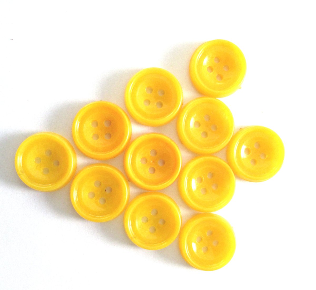 GrandmasDowry's tweet photo. 11 Large 30mm Yellow Coat Buttons, Vintage Fashion 4 Hole Jacket Buttons, Lot of 11 https://t.co/voM5vgrT4u #yellow #plastic #celluloid #largebuttons #bakelitebuttons #30mmbuttons #yellowbuttons #4holebuttons #chunkybuttons #roundbuttons https://t.co/kzGAWhkKZN