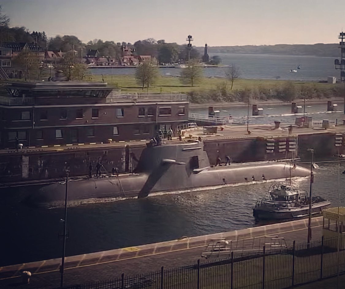 WarshipCam's tweet image. German Navy Type 212 attack submarine S186 (U36) in the Kiel Locks on the Kiel Canal in Germany - May 8, 2023 #u36 #s186

SRC: webcam