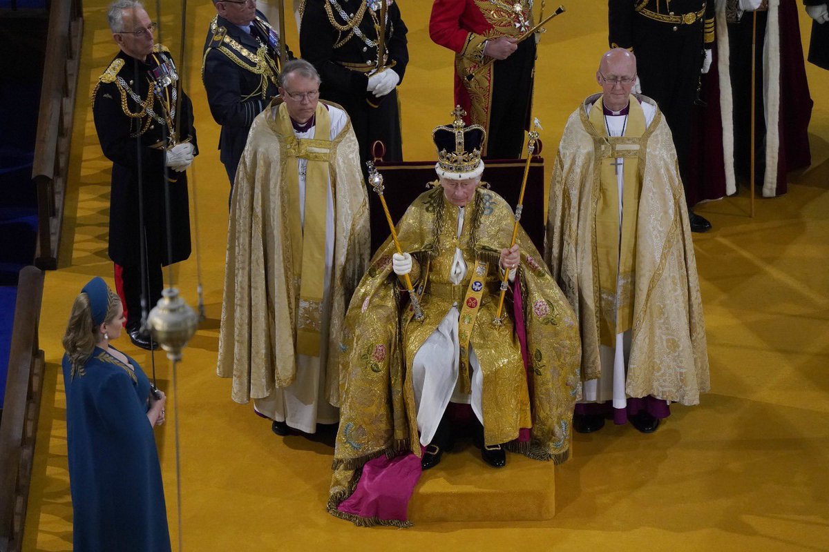 SRBinUK's tweet photo. Heartfelt congratulations to His Royal Majesty King Charles III and Her Royal Majesty Queen Camilla on their Coronation. Historic day for the Monarchy and British people. 🇬🇧👑 HRM King Charles III always cherished relations with Serbia 🇷🇸 and its people. https://t.co/Z1mwKdEIKB