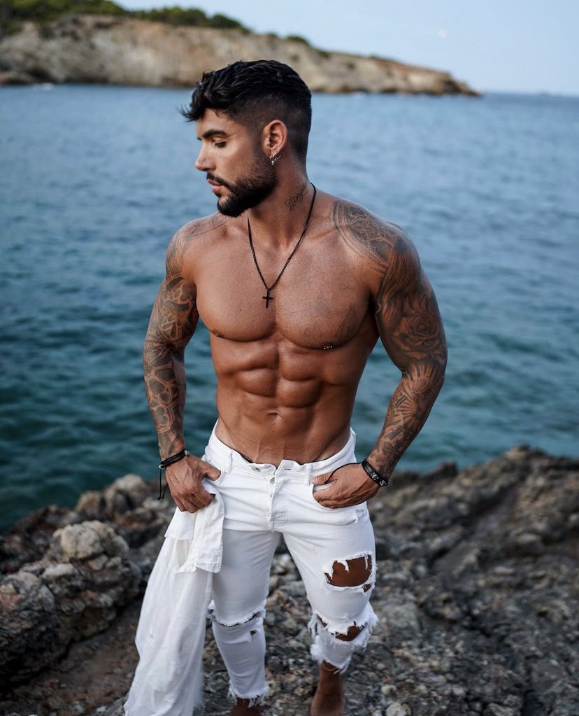 #MCM #MRM <a href="/DetroitCarter20/">Kain Carter</a> It’s only fair that I give you this because well have you seen yourself? 😏 I mean it’s only fair everyone else gets to see what I see. Can’t wait to get to know you better ❤️😍