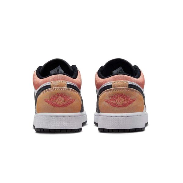 snkr_twitr's tweet photo. AD: GS Jordan 1 Low SE ‘Flight Club’ on Kids Footlocker 

Shop -> https://t.co/Jl4yuiTy71 https://t.co/7dEb5msz1V