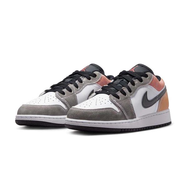 snkr_twitr's tweet photo. AD: GS Jordan 1 Low SE ‘Flight Club’ on Kids Footlocker 

Shop -> https://t.co/Jl4yuiTy71 https://t.co/7dEb5msz1V