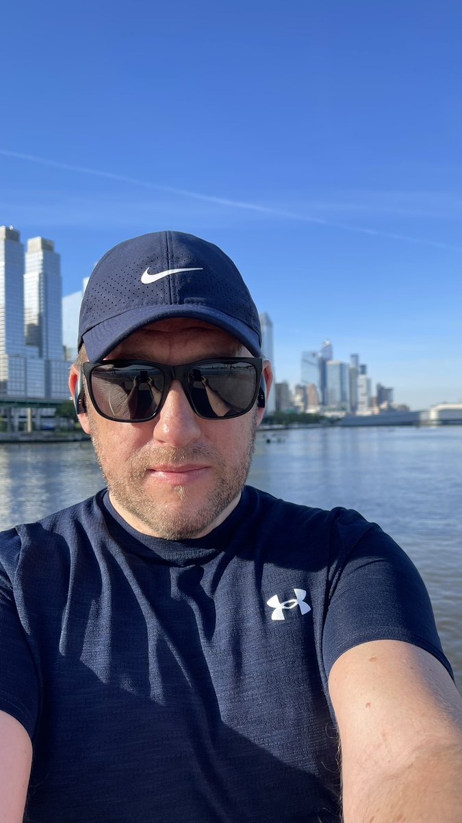 mateosagan's tweet photo. Great #morningrun in #nyc before hard working day aith #Clairfield
#RunningIsFun https://t.co/n6i6omhxR7