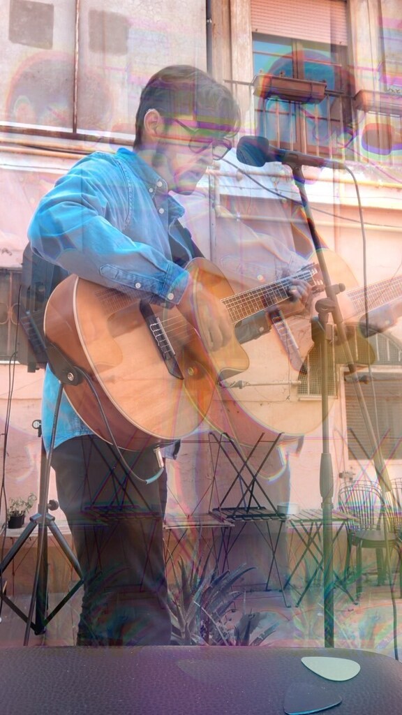 “Tarde em Itapoã” de Toquinho e Vinícius ontem durante o soundcheck no @garbatella15 . Rolou um brunch em grande vibe bossa nova e rock’n’roll! ☺️💛🙌🎵 instagr.am/reel/Cr-zDlmOI…