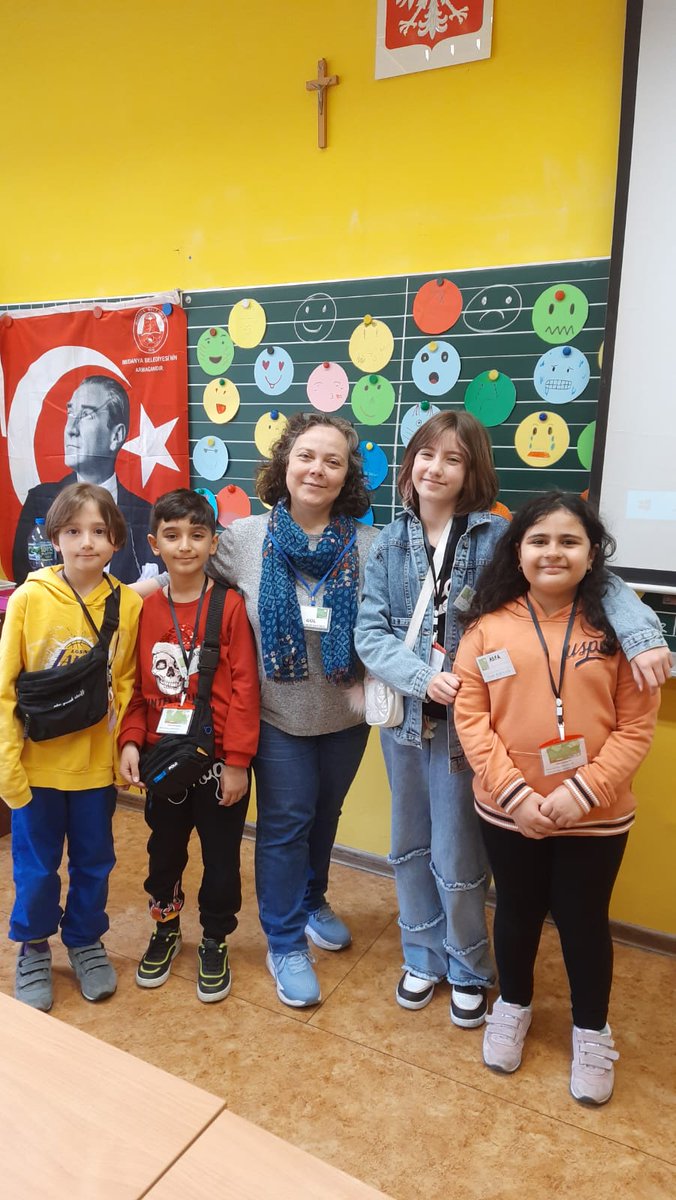 MudanyaMem's tweet photo. Cafer Yener İlkokulu'nun koordinatör olarak yürüttüğü 21. Yüzyılın Bütünsel Yaklaşımlı Okulları isimli Erasmus + projesinin 4. toplantısı geçtiğimiz hafta Polonya'da yapıldı.
@ulusalajans
@bursailmem16
@SeyitAliBuyuk 
@bursailmemarge  @erasmuschools 
@suattopal19 https://t.co/m1pECElKgA