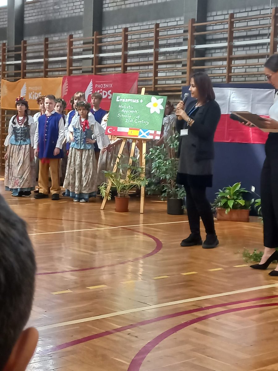 MudanyaMem's tweet photo. Cafer Yener İlkokulu'nun koordinatör olarak yürüttüğü 21. Yüzyılın Bütünsel Yaklaşımlı Okulları isimli Erasmus + projesinin 4. toplantısı geçtiğimiz hafta Polonya'da yapıldı.
@ulusalajans
@bursailmem16
@SeyitAliBuyuk 
@bursailmemarge  @erasmuschools 
@suattopal19 https://t.co/m1pECElKgA
