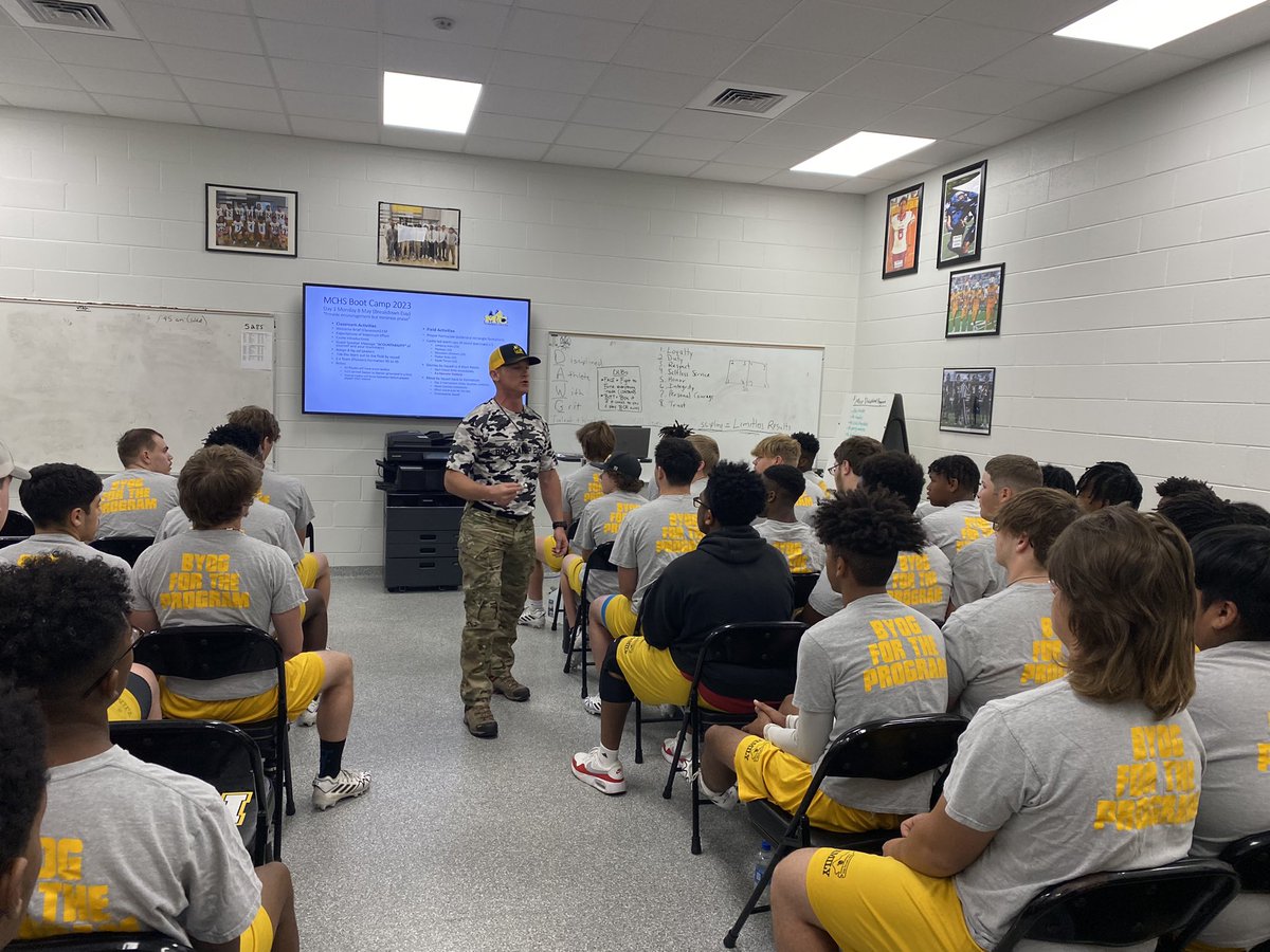 PCoachMetzger's tweet photo. BOOT CAMP DAY 1 on LOVE MONDAY our PACK got 2% better. All In COMPETE https://t.co/io7kYlW1bL