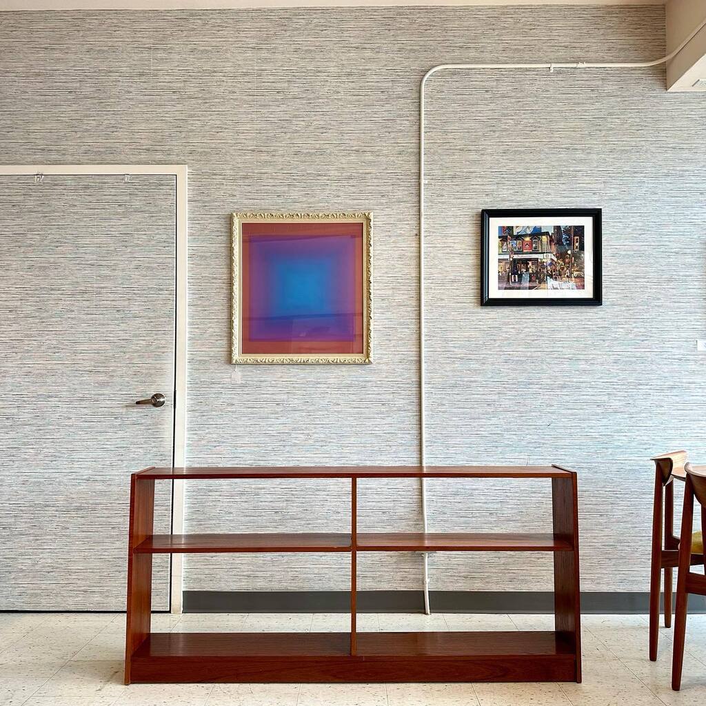 Open back bookcase
Finished on both sides. 
Adjustable shelves
Gorgeous grain and colour. 

✅ 🇨🇦 wide shipping
✅ Refunds for 7 days on full priced, non-custom furniture.
✅ Restoration services
✅ Shop in store or online at vintagehomeboutique.ca 
… instagr.am/p/Cr-0HIzA7Gl/